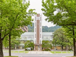 岡山大学付属図書館